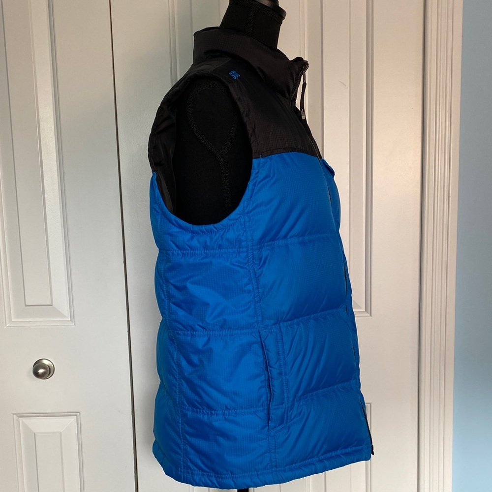 The North Face 18-20 Year Old 550 Vibrant Blue and Black Reversible Vest - Picture 5 of 11